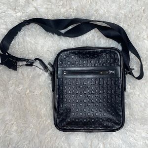 Loris AZZARO Paris messenger.